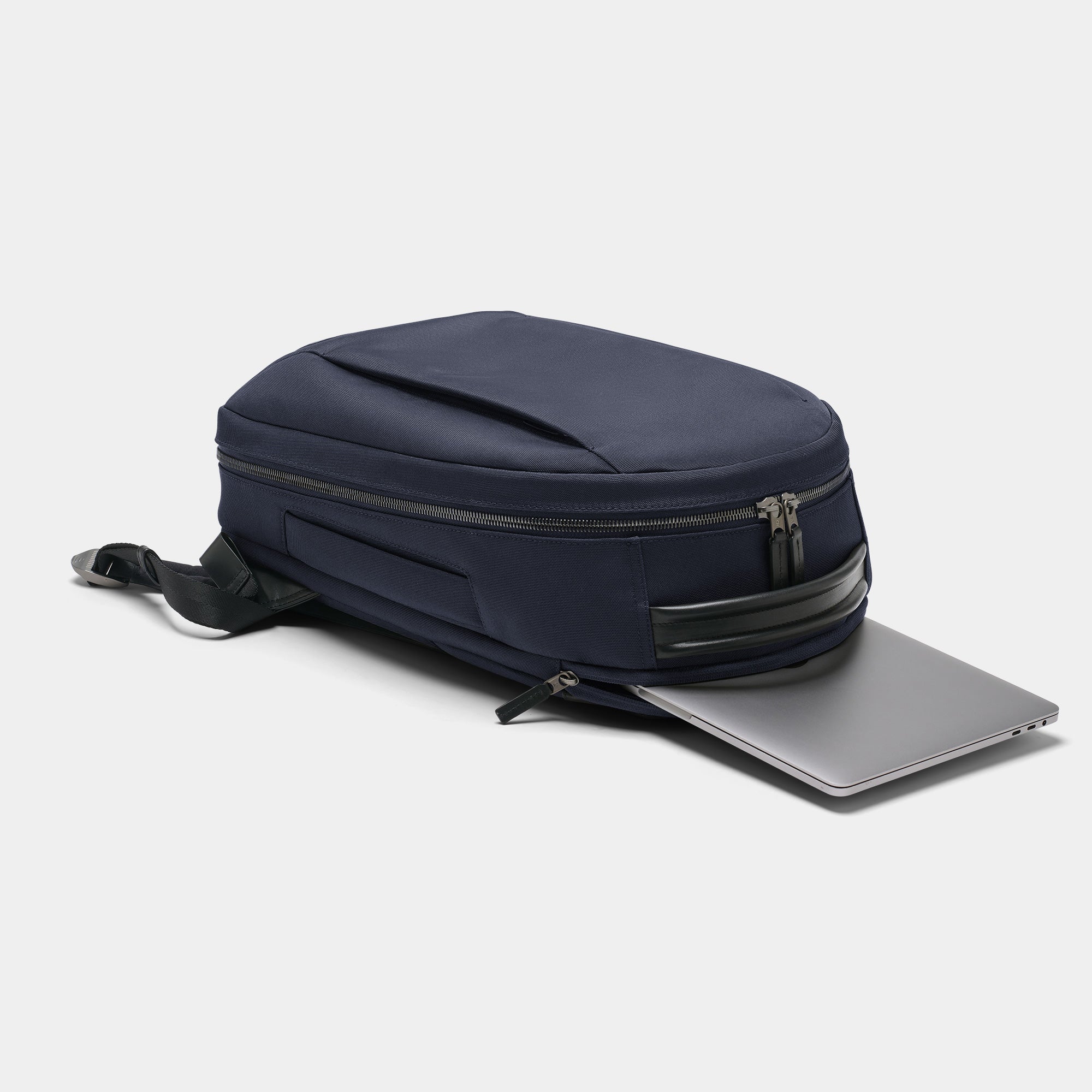 Crosby Backpack – 20L Clamshell Pack, Navy | Stuart & Lau